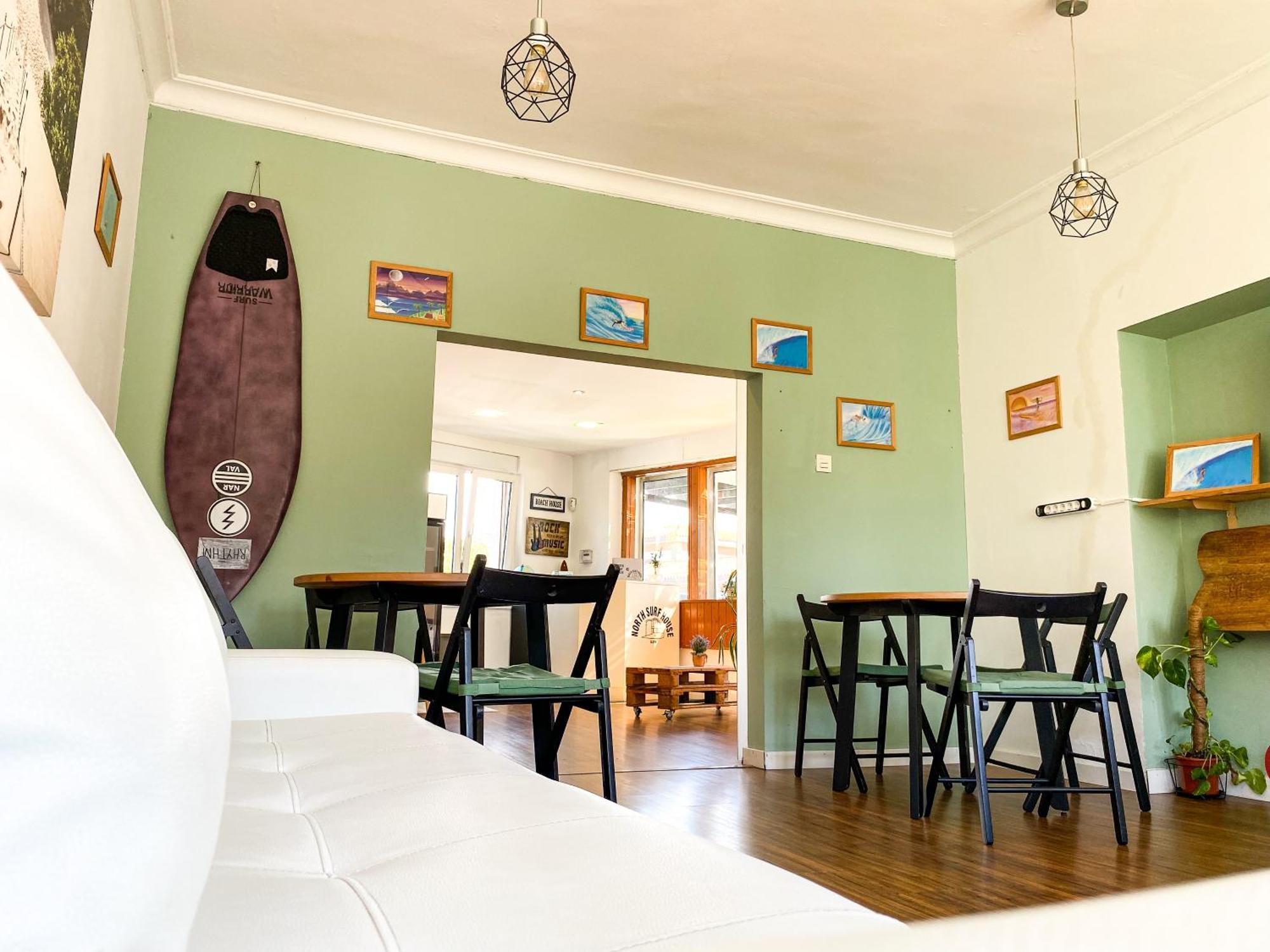 North Surf House Hostel Gijon Bagian luar foto