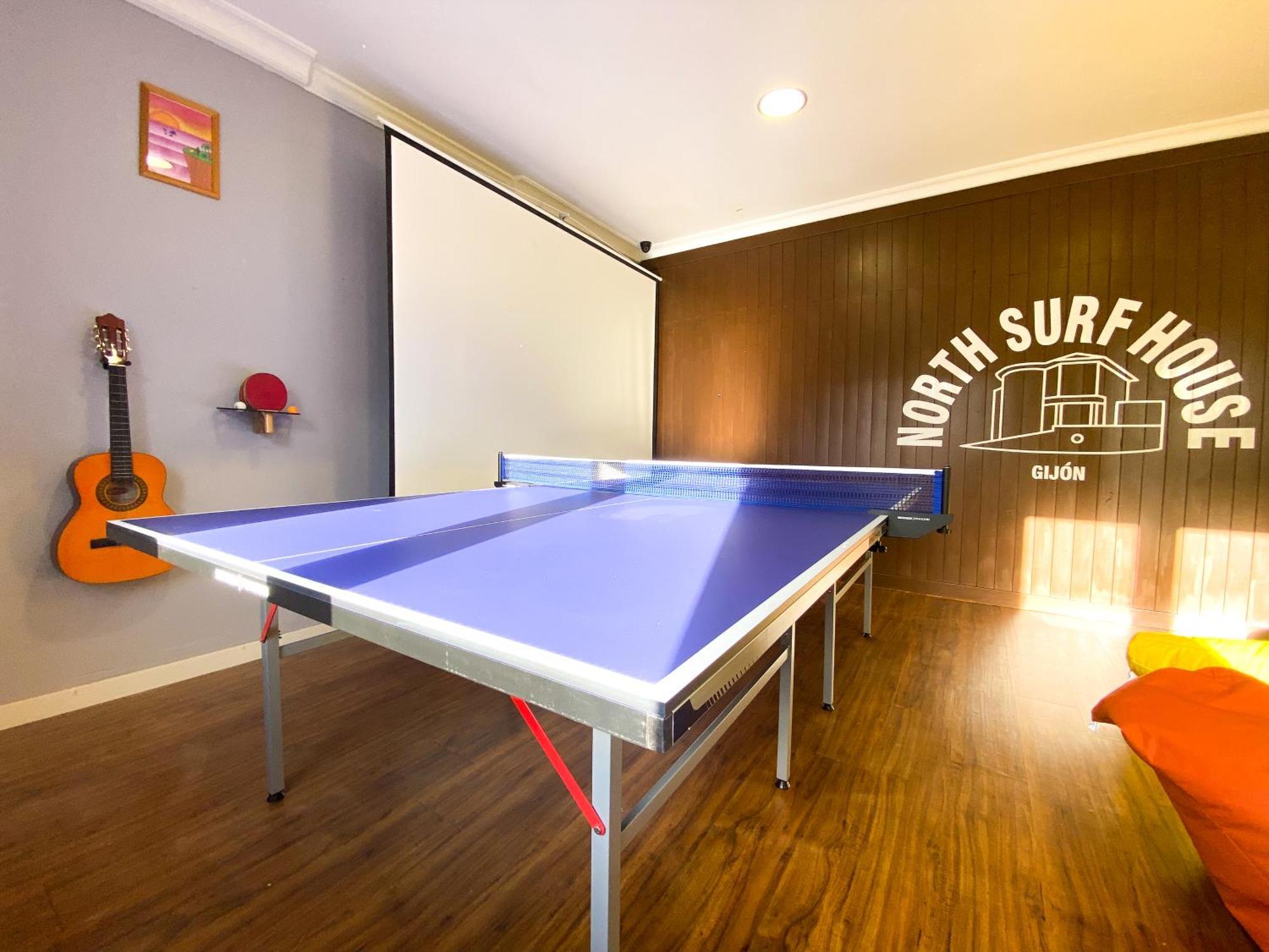 North Surf House Hostel Gijon Bagian luar foto