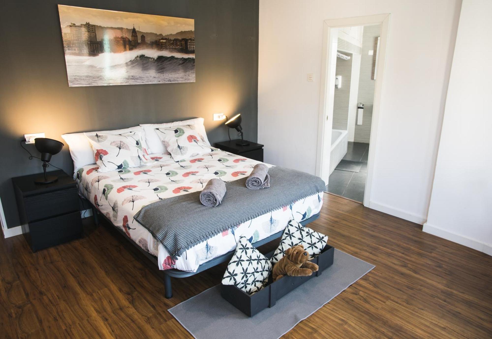 North Surf House Hostel Gijon Bagian luar foto
