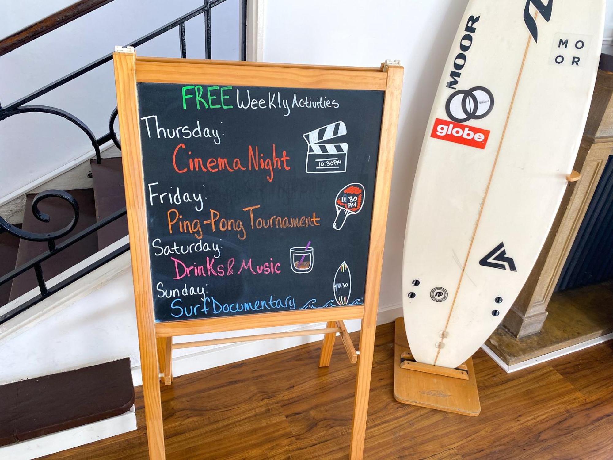 North Surf House Hostel Gijon Bagian luar foto